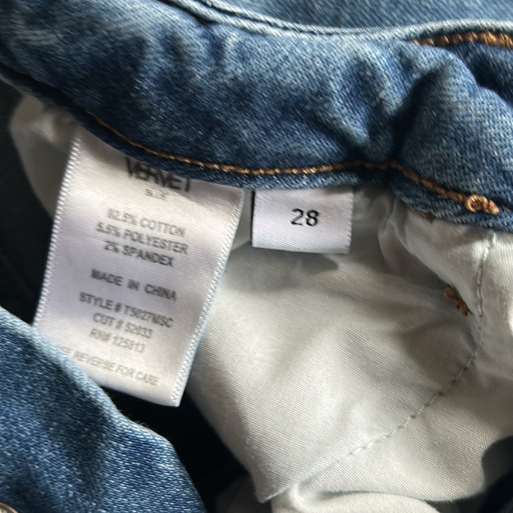 Vervet distressed jeans